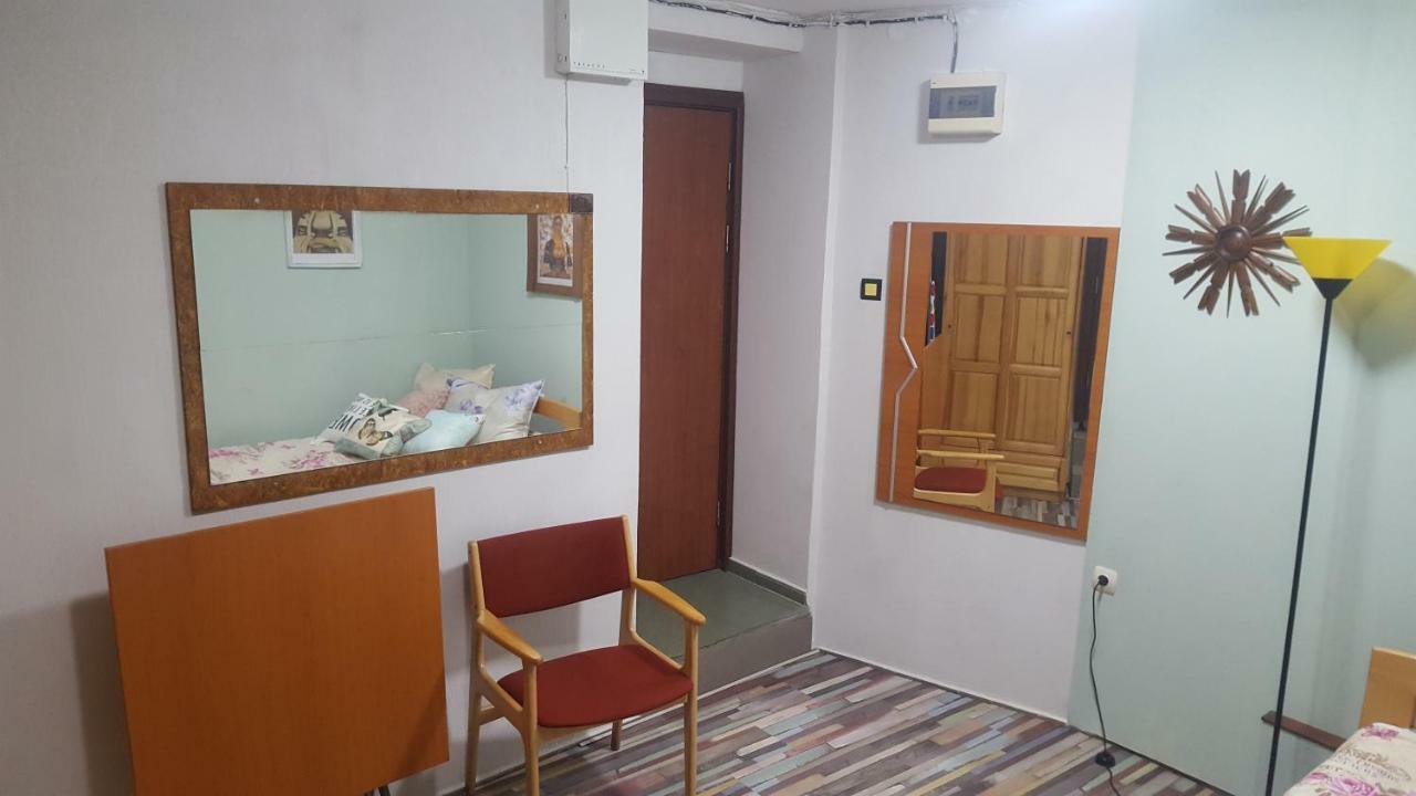 Appartement Modern And Old Base à Sofia Extérieur photo